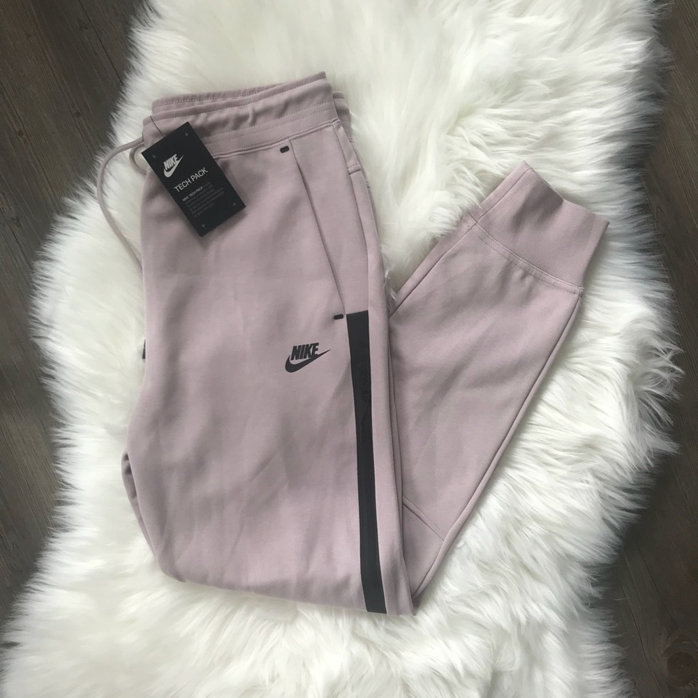 NWT Nike Tech Fleece Joggers Particle Pink - Picture 2 of 6